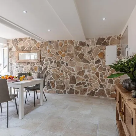 Apartment Malonat - Cosy In Old Town W Ac Nice