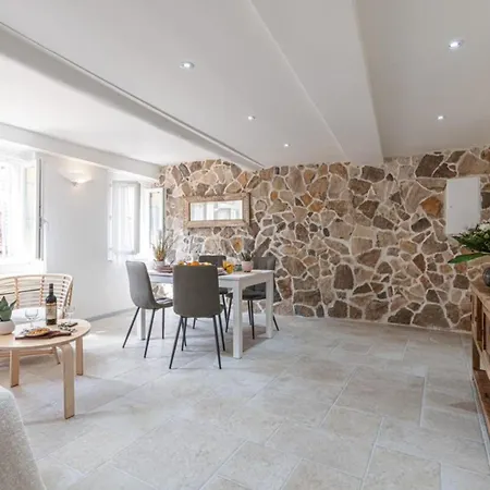 Apartment Malonat - Cosy In Old Town W Ac Nice