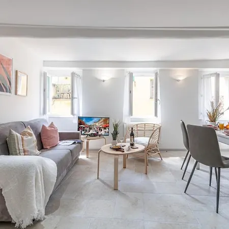 Malonat - Cosy In Old Town W Ac Apartment